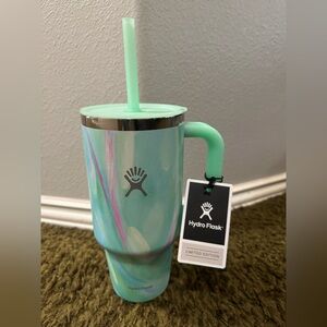NWT Hydro Flask Limited Edition 32 OZ Tumbler with Straw Jelly Green